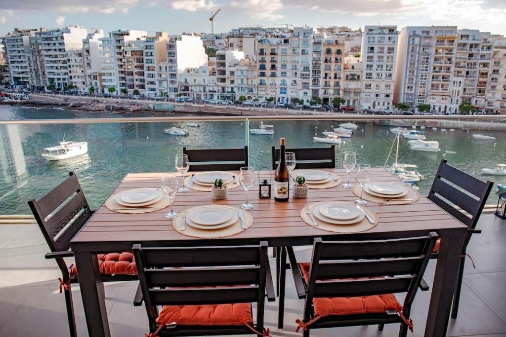 Seafront Two Bedroom Apartment San Ġiljan Exterior foto